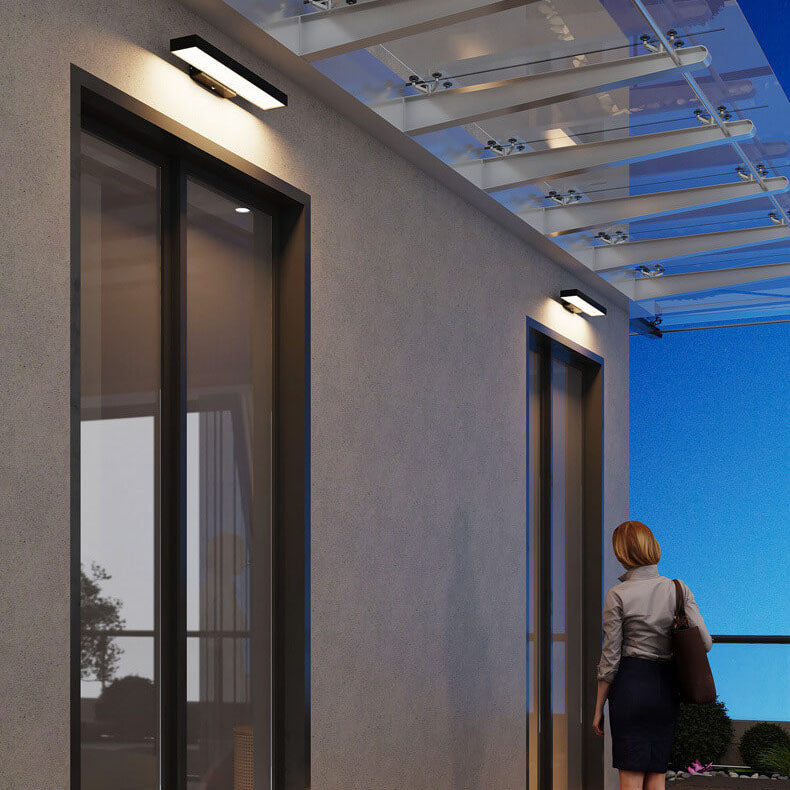 Minimalistisk LED-vägglampa utomhus med rörelsesensor