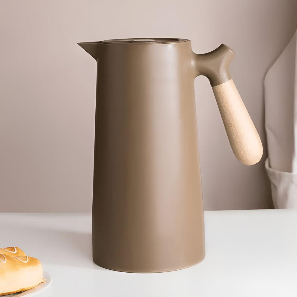 Isolerad karaff med trähandtag 1 liter