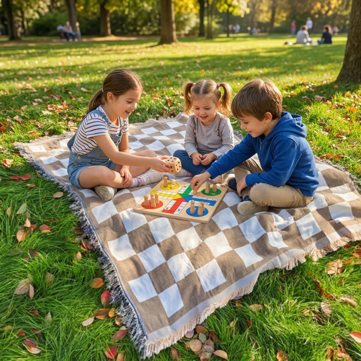 Rutig picknickfilt i mikrofiber – 130 × 180 cm
