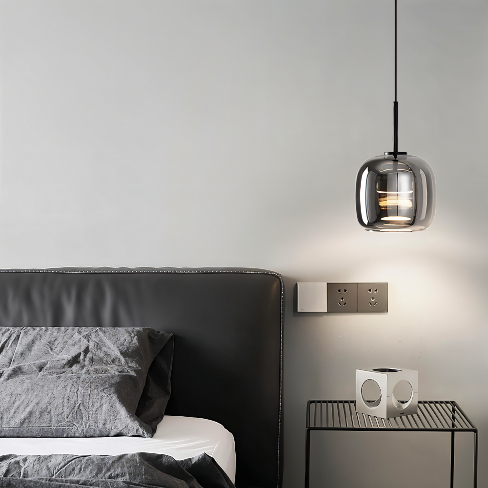 Goblera – Glaspendellampa i Svartgrå Design med Kelchform