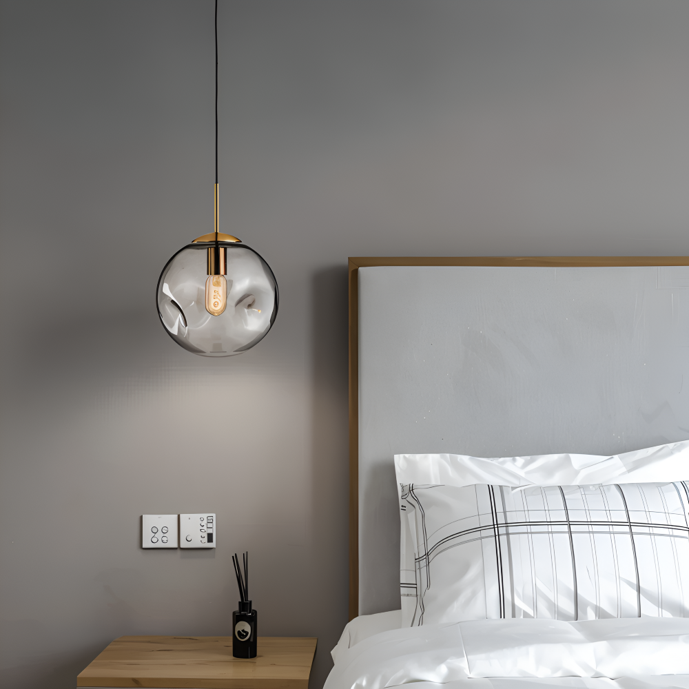AmberGleam – Vintage Pendellampa i Champagnegrått Glas & Krom