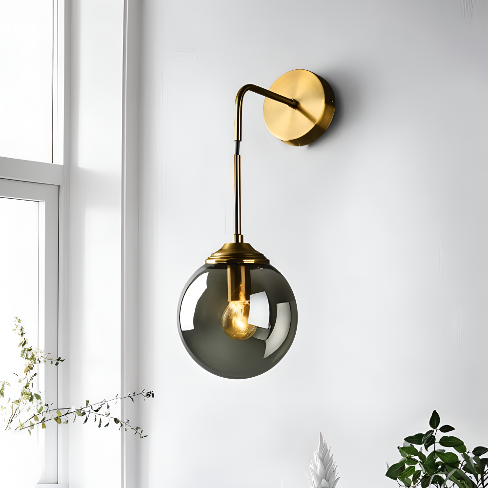 VetroLux – Vägglampa i Glas och Metall med Retro Industriell Design