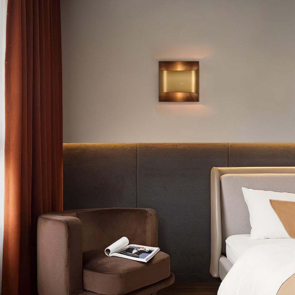 AuricRay – Vägglampa i Koppar med Dimbar LED och Upp/Ned-belysning