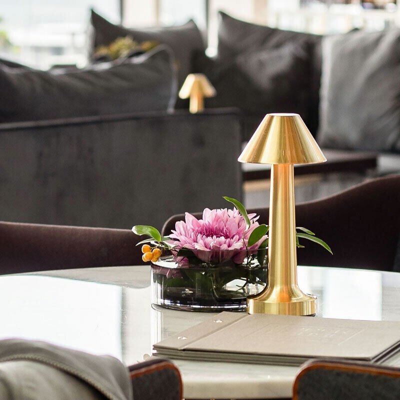 LumoBar – Dimbar uppladdningsbar bordslampa med LED-belysning för café och hem