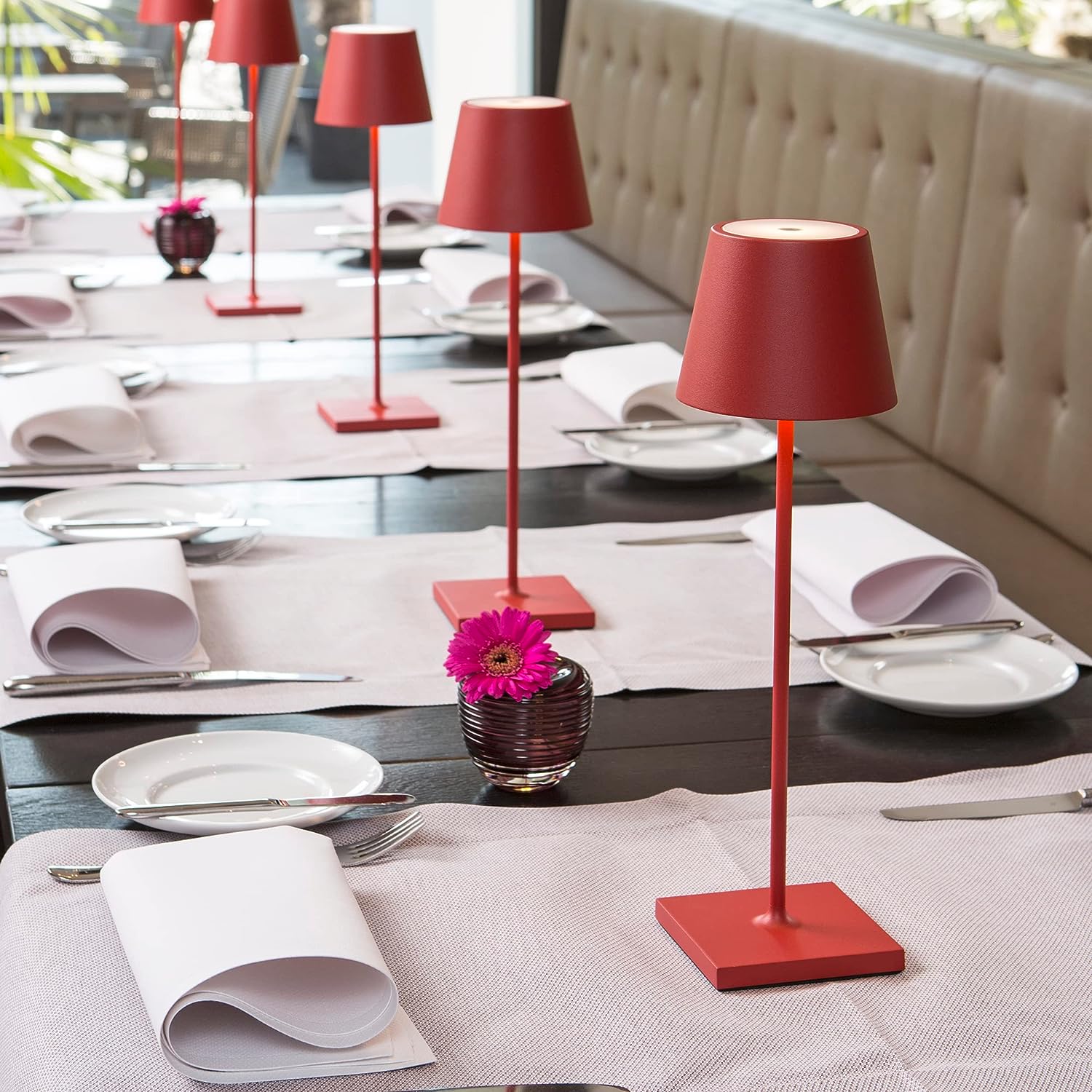 LumoTall – Dimbar svart bordslampa med touchkontroll och trådlös uppladdning (38 cm)