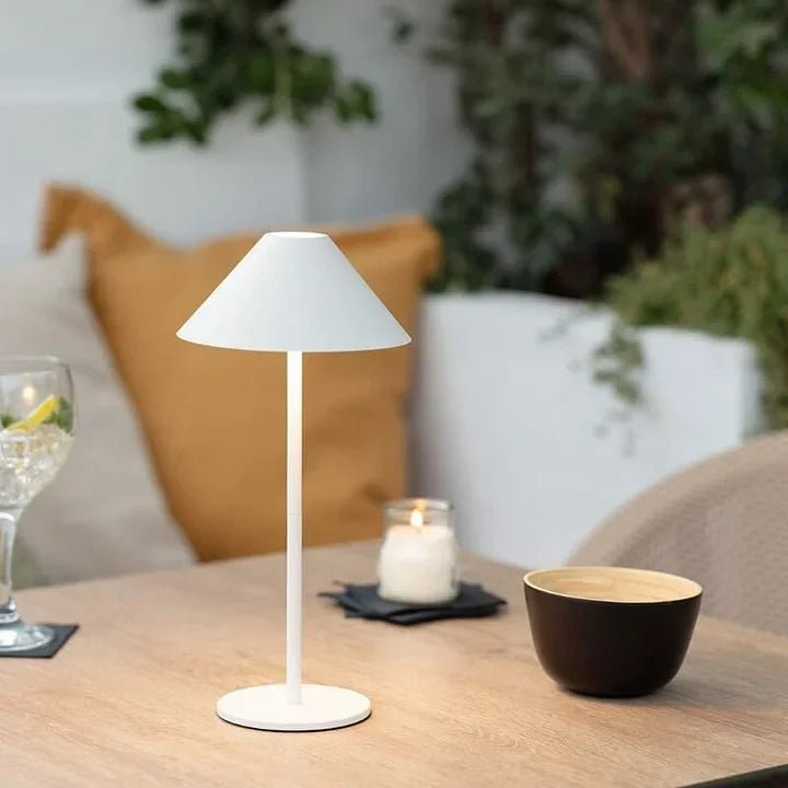 LumoCone – Trådlös uppladdningsbar bordslampa i svart med touch-dimfunktion och 360° belysning