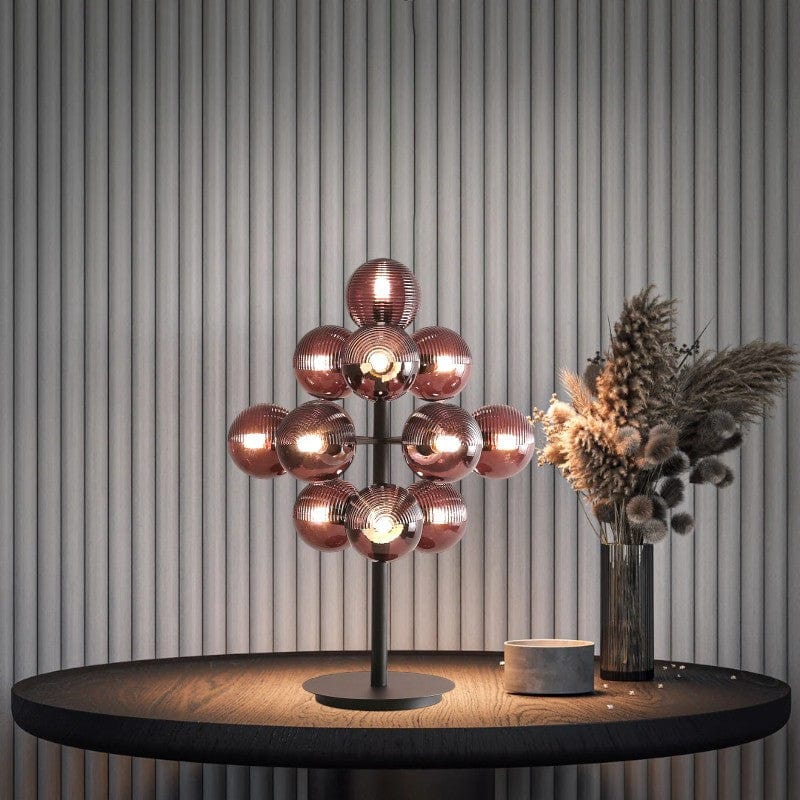 VineLux – Bordslampa i metall och glas med elegant druvdesign