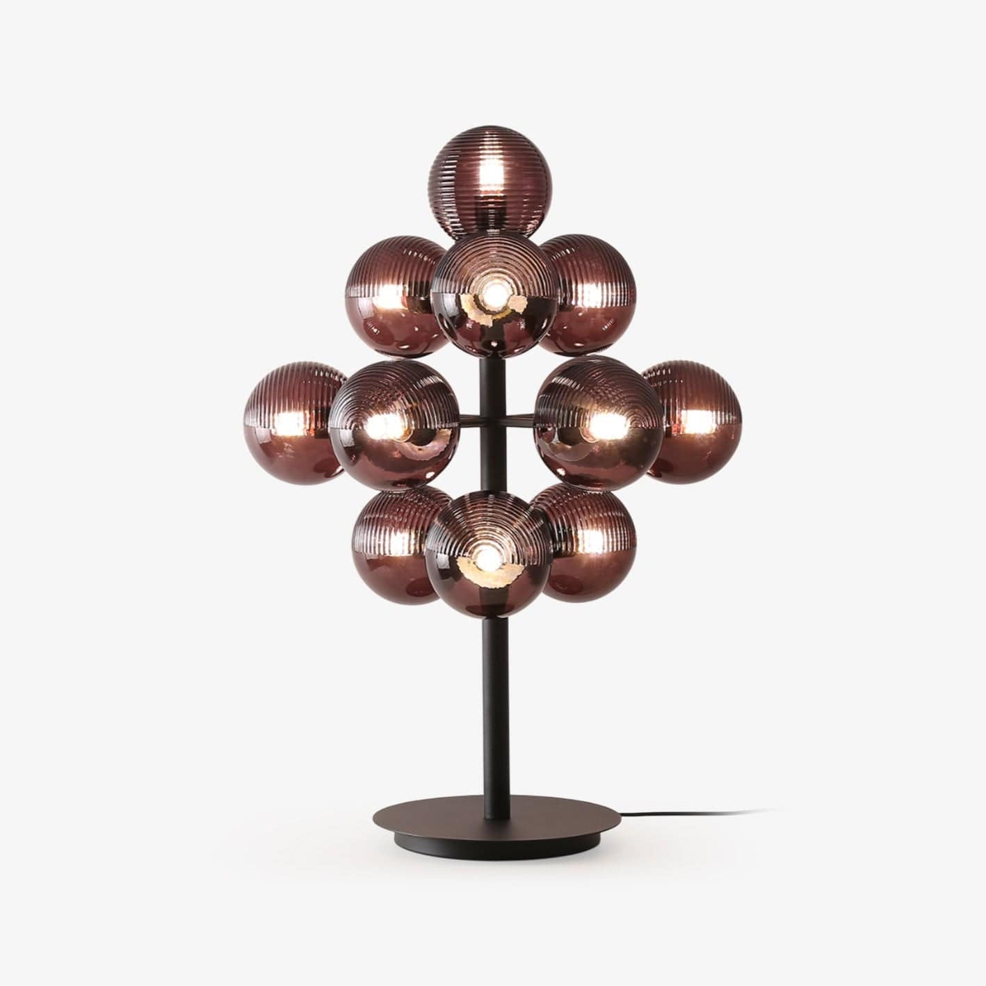 VineLux – Bordslampa i metall och glas med elegant druvdesign