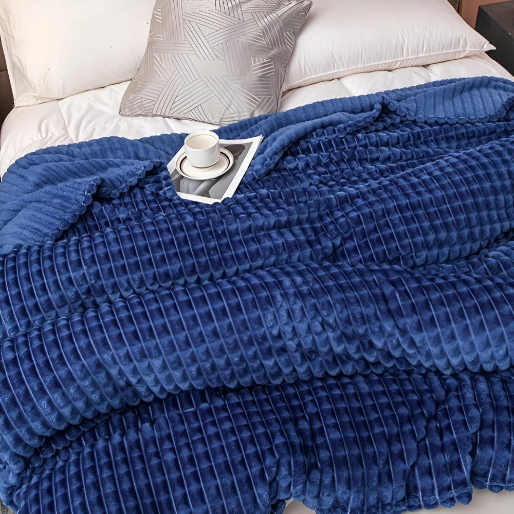 WaveLuxe Pläd – Ultrafluffig Strukturerad Korallfleece