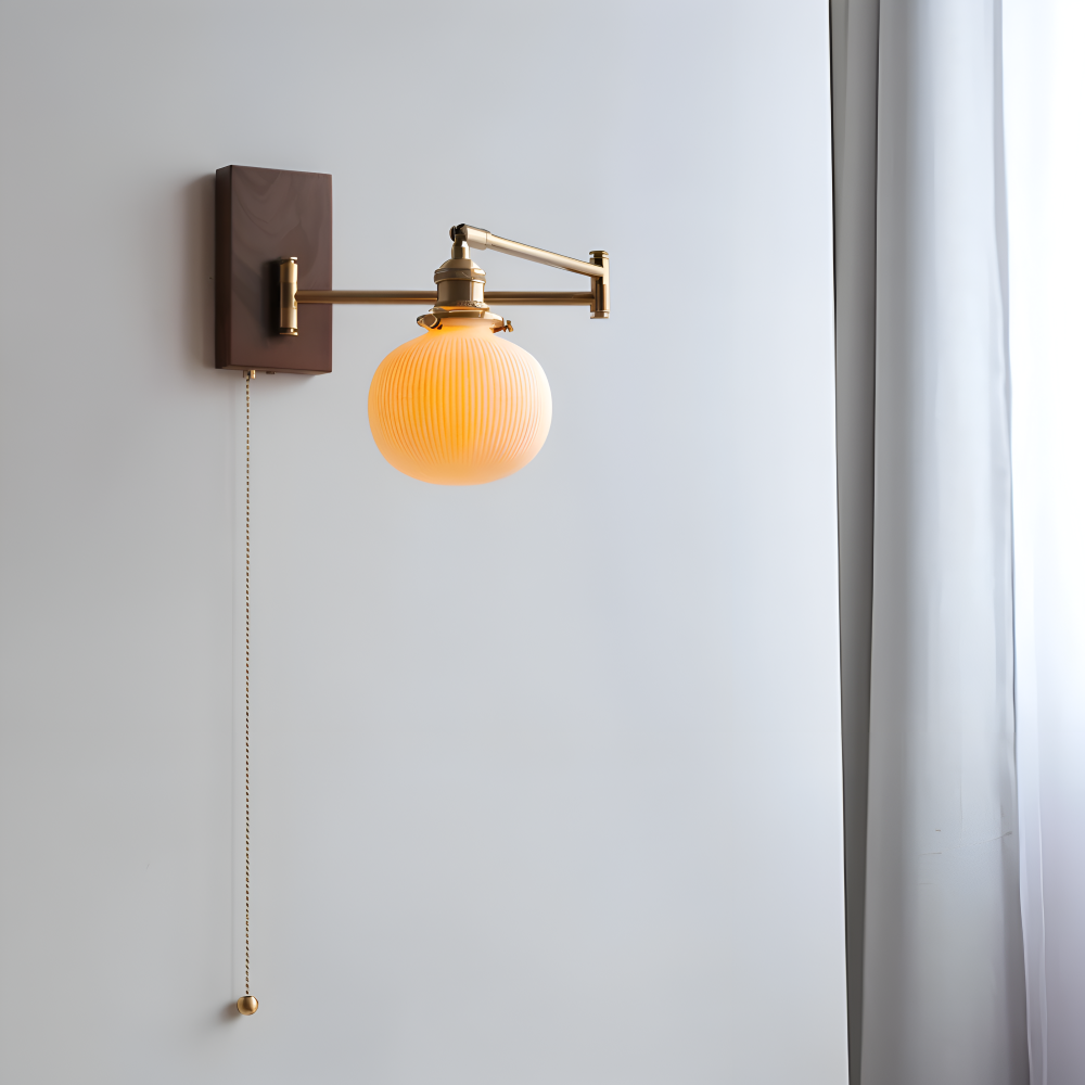 GlowLinn – Justerbar Keramisk Vägglampa med Dragkedja och Trädetaljer