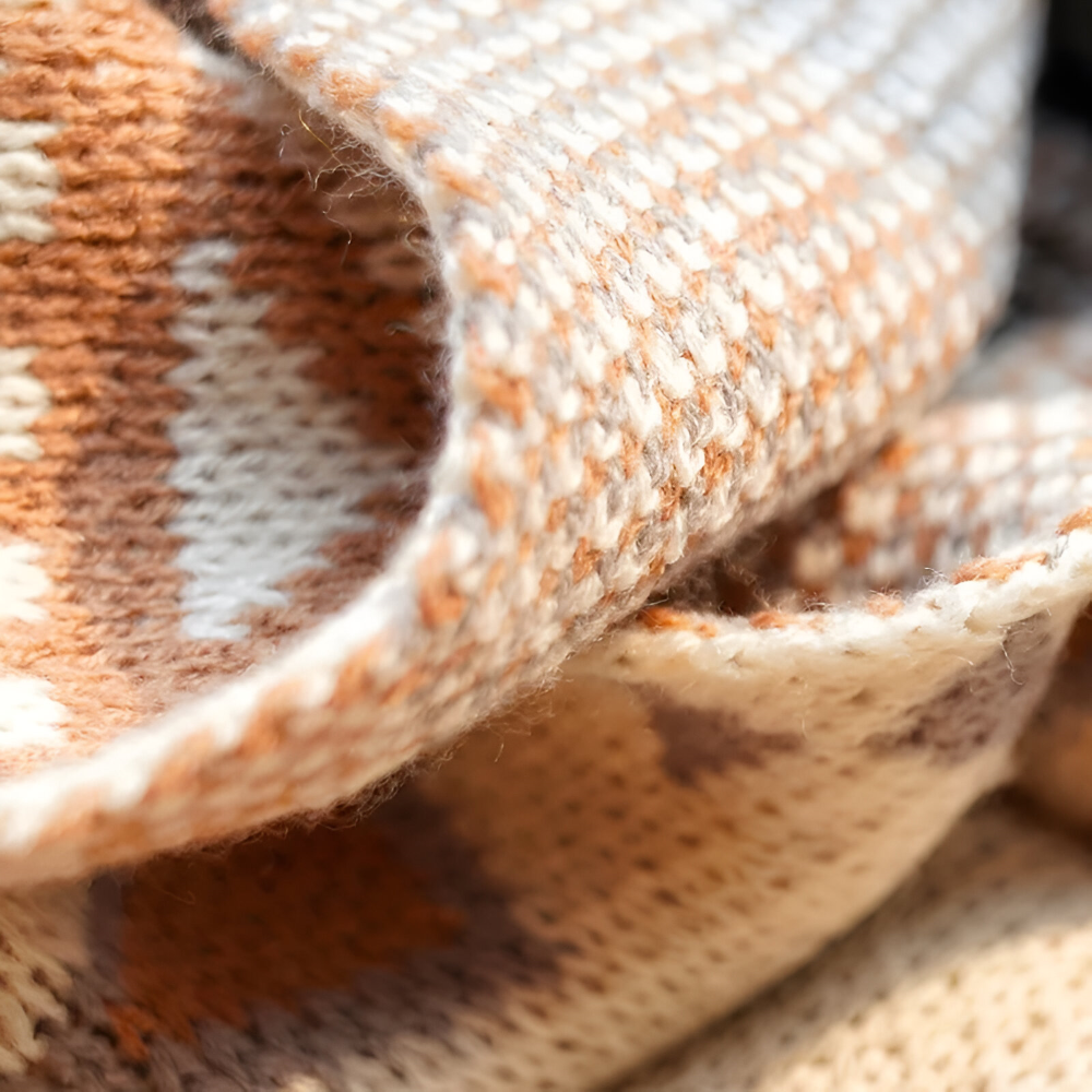 WeaveAura – Boho Pläd med Geometriskt Mönster & Tofsar