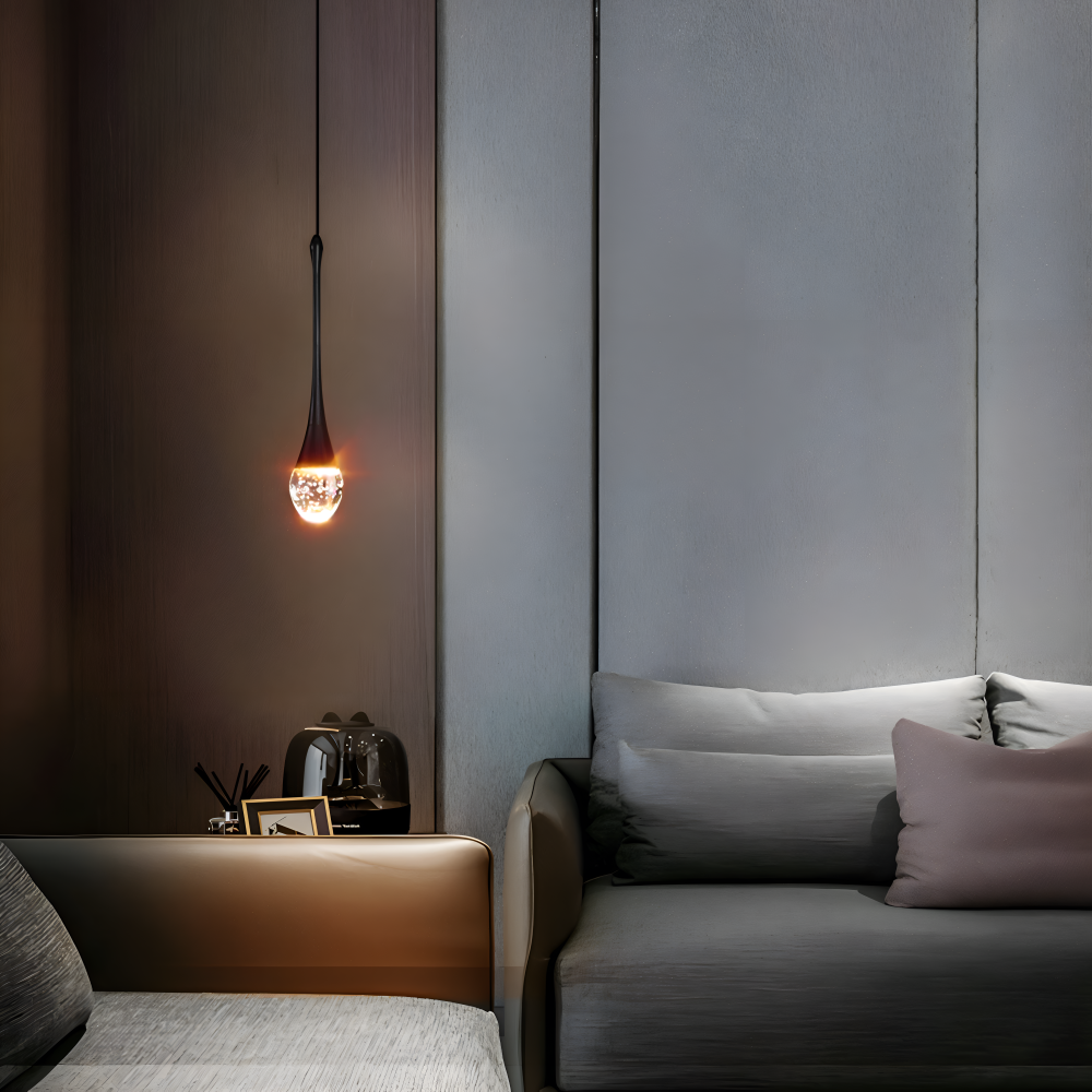 RainSphere – Glas Pendellampa i Svart & Guld med Kristallbubbla-design