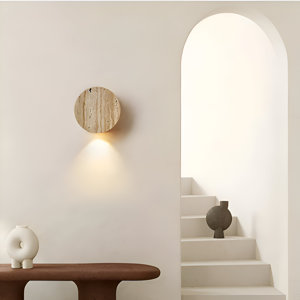 TerraLume – Beige Rund Vägglampa i Marmor med Wabi Sabi Design