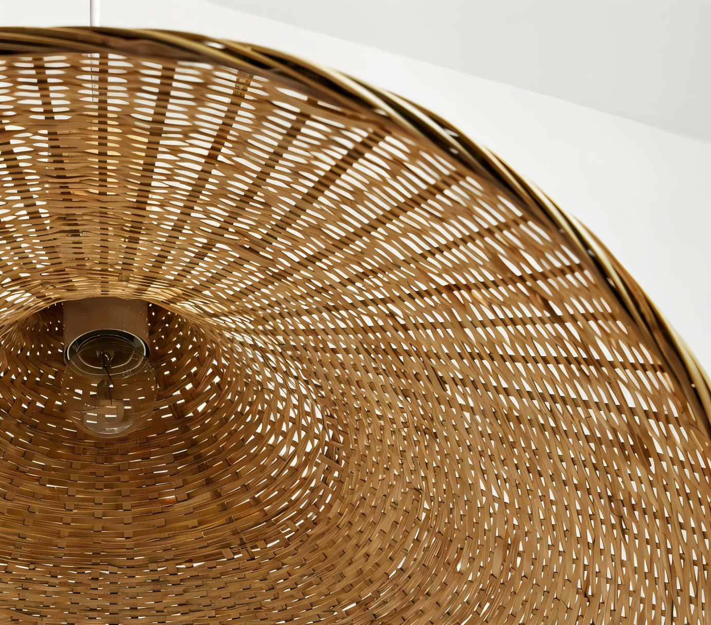 BambWicker – Handgjord Rattan Pendellampa i Naturlig Bambu