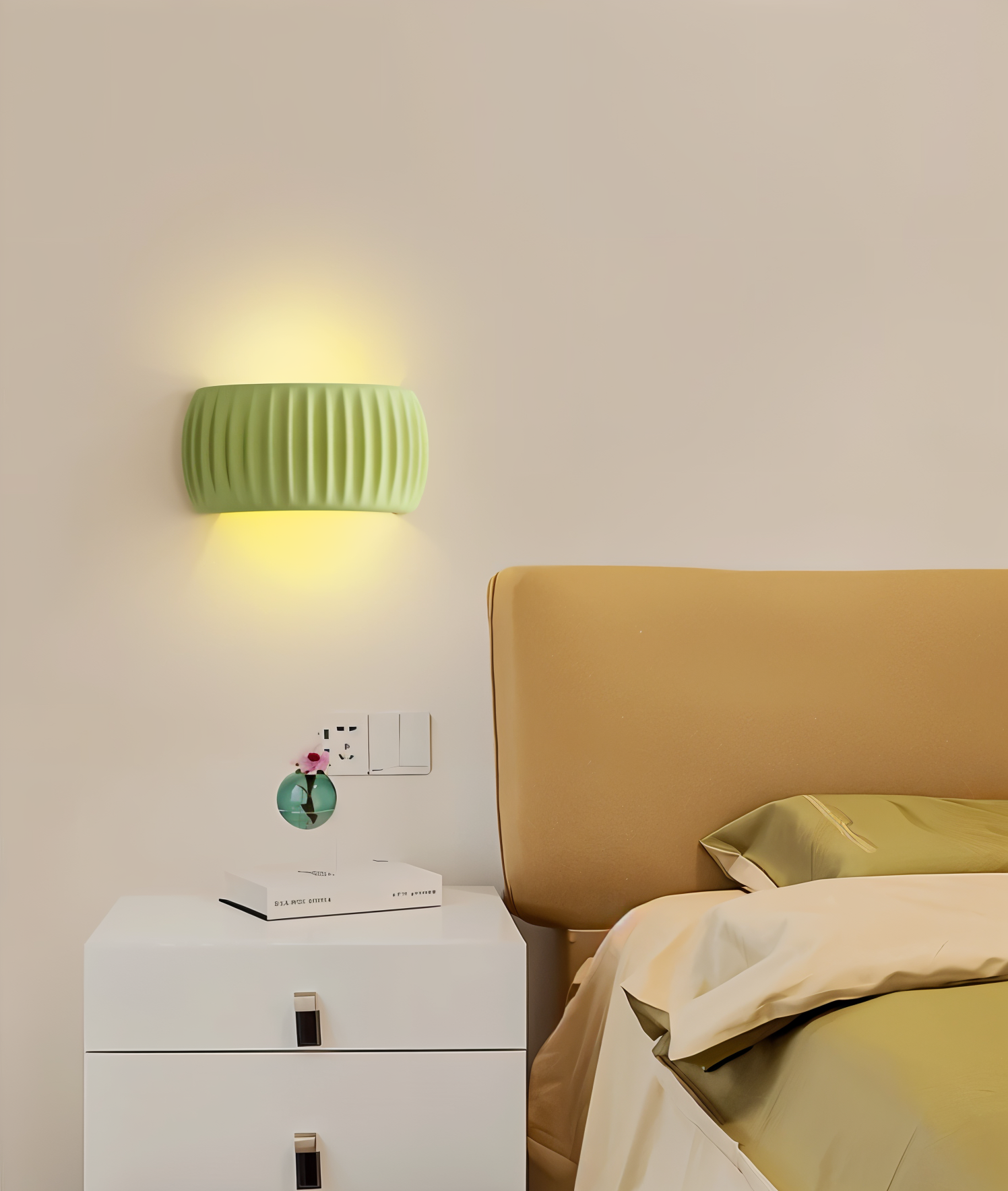 ColoraRib – Grön Ribbad Vägglampa i Harz med Macaron Design & Nordisk LED Belysning