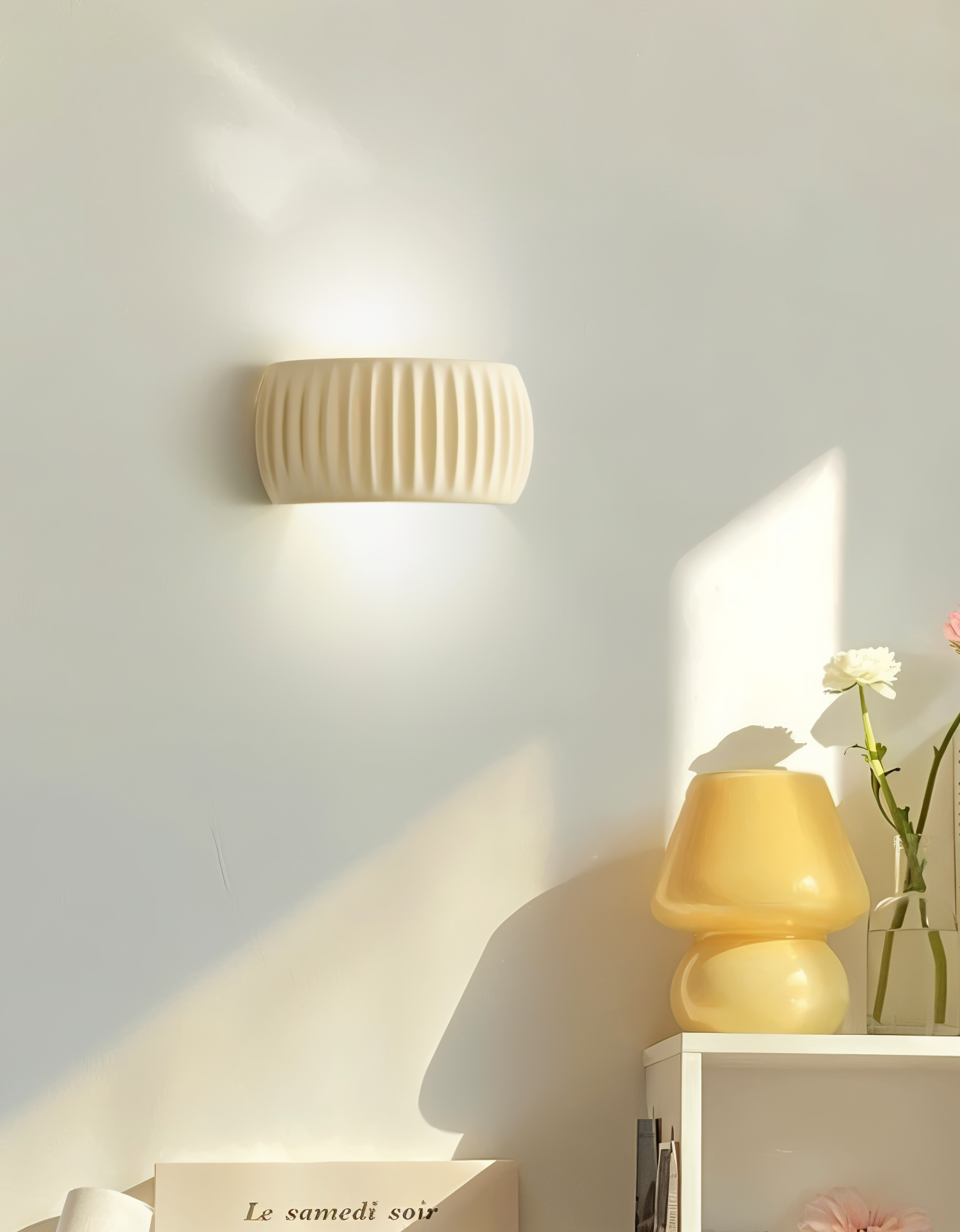 ColoraRib – Grön Ribbad Vägglampa i Harz med Macaron Design & Nordisk LED Belysning