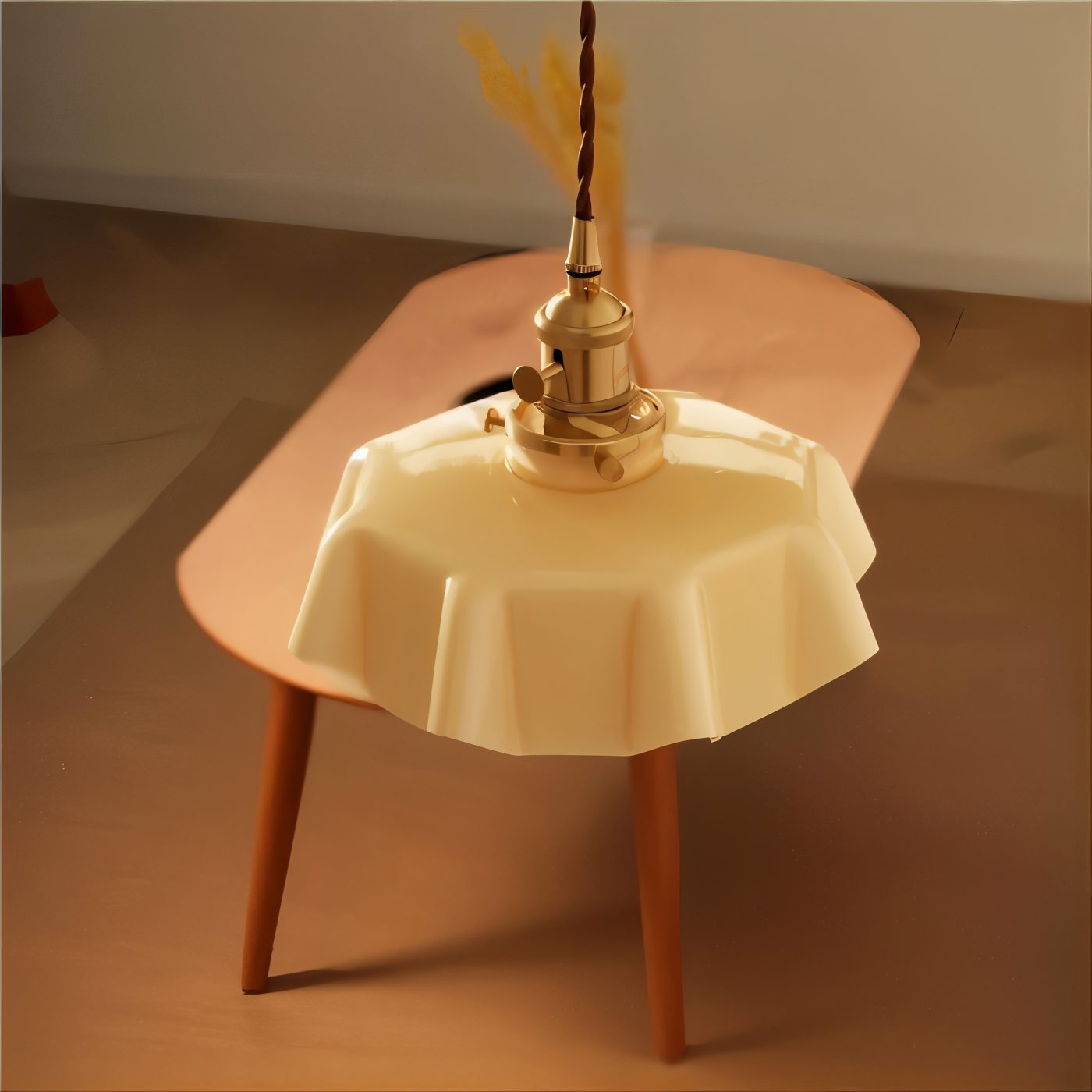 Bellevie – Retro Taklampa i Blomformad Krämfärgad Glasdesign
