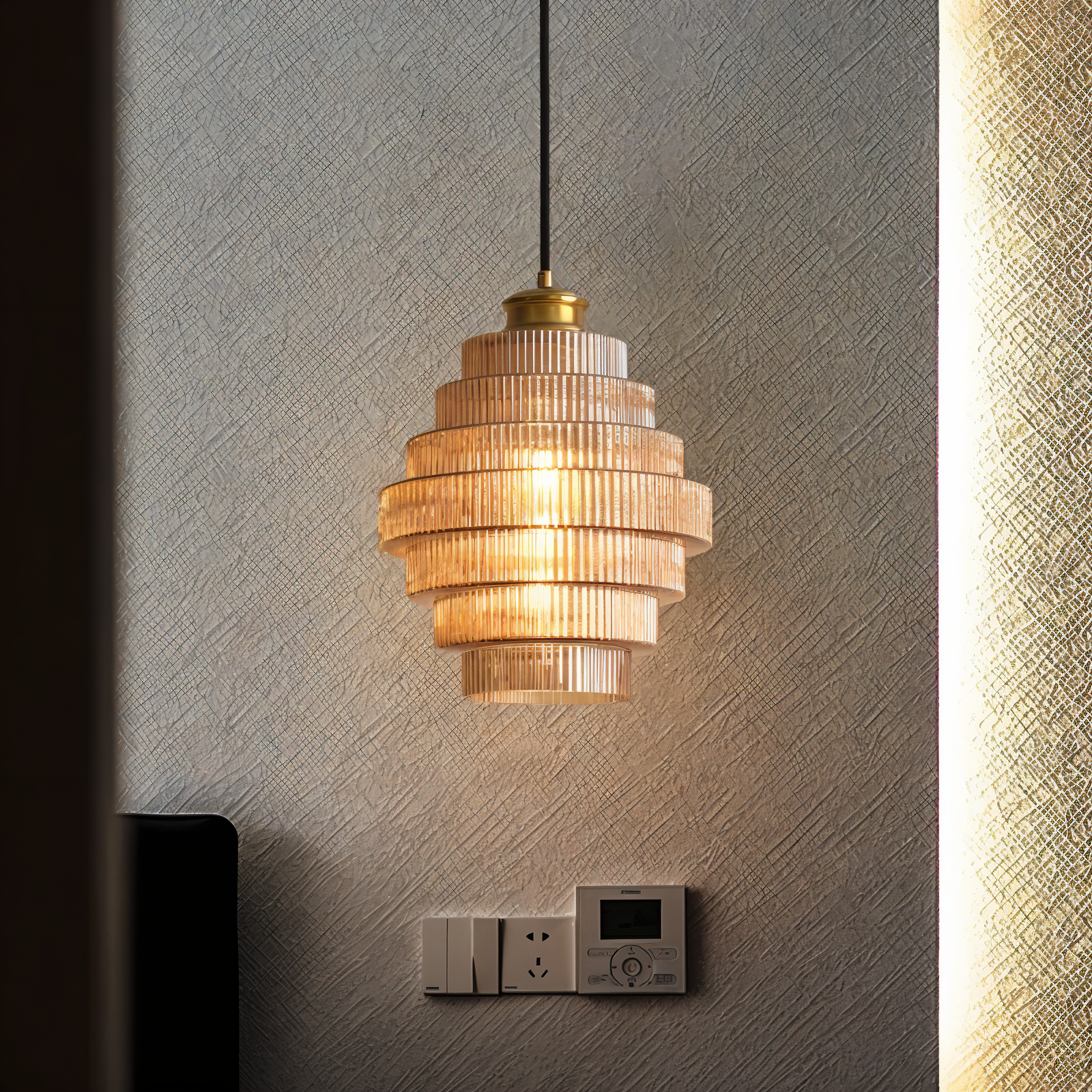 Stunlier – Retro Glas & Mässing Pendellampa med Lagerkron-Design