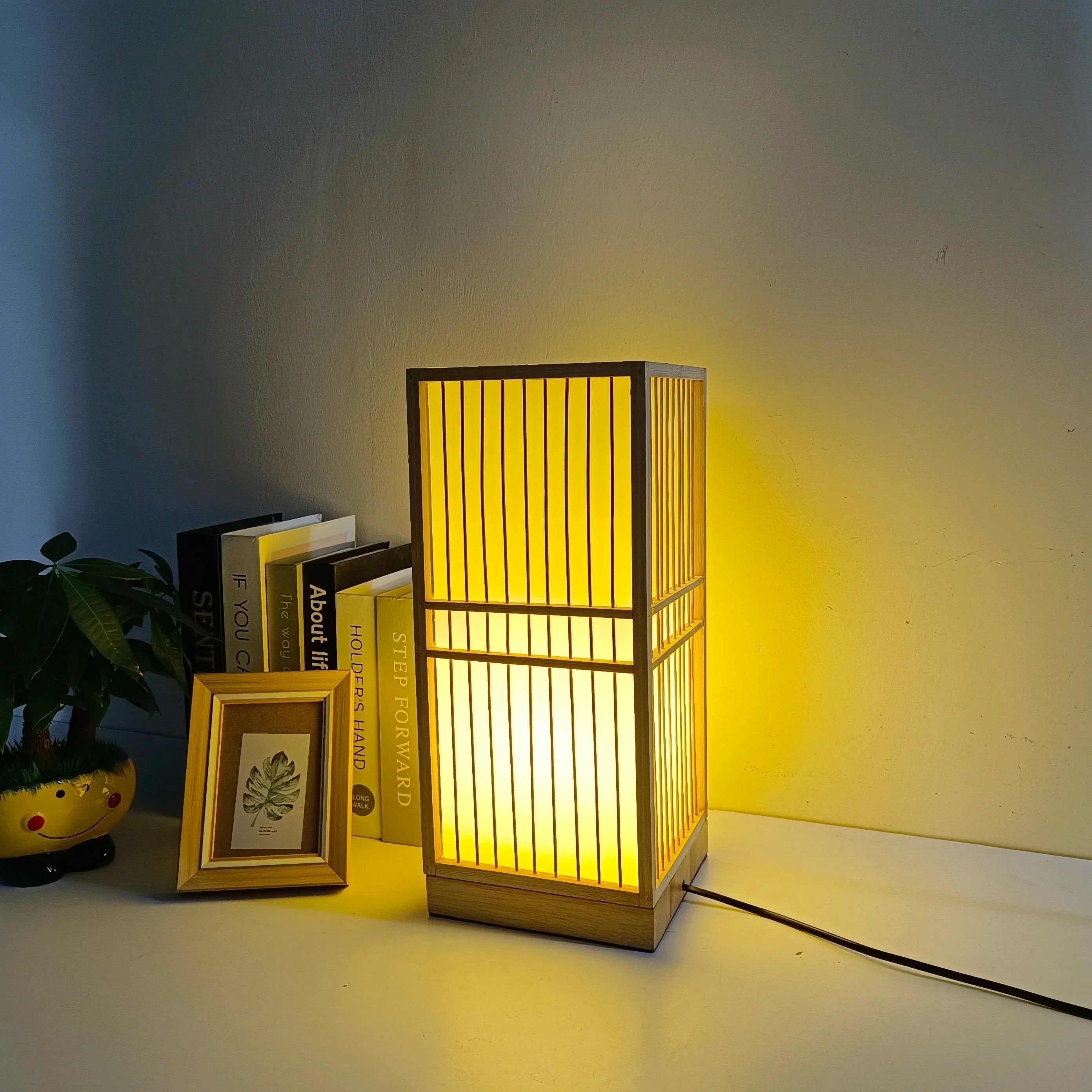 Zenro Bordslampa i Bambu & Trä – Japansk Design för Lugn Atmosfär