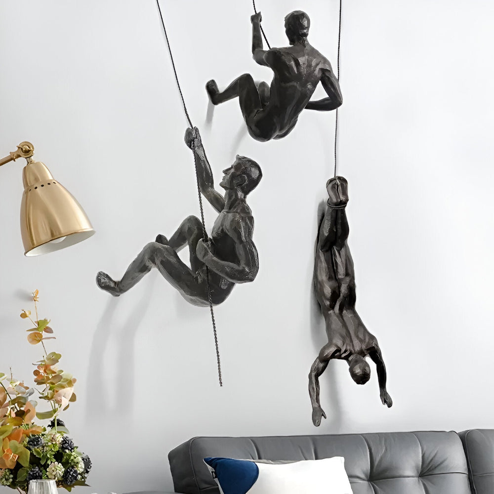 ClimbArt Väggskulptur Set – Kreativt Klättrande Man Motiv i Resin