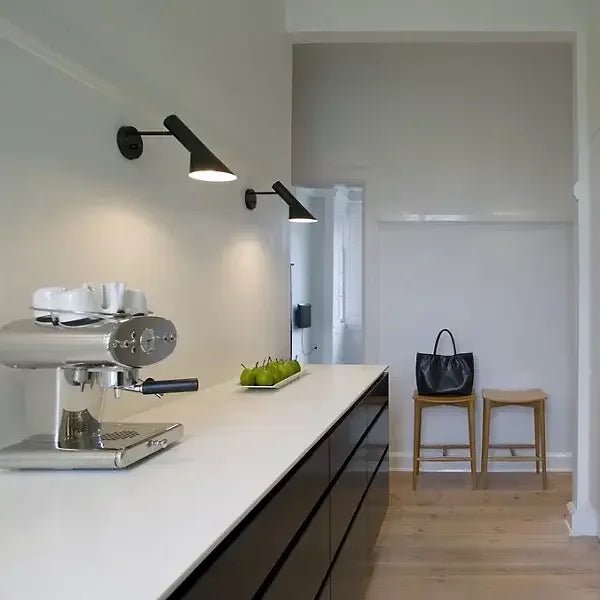 LumoFlex – Minimalistisk LED-lampa med justerbart huvud för vägg, bord och golv