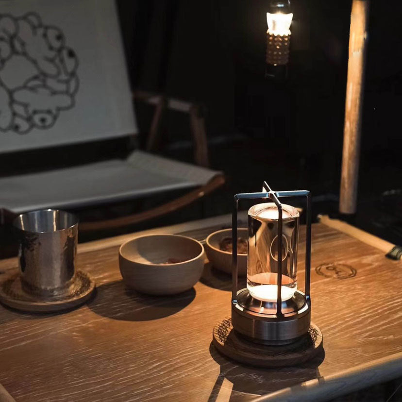 GlowTrail – Bärbar LED-lykta med dimbara ljuslägen och USB-laddning för inom- och utomhusbruk