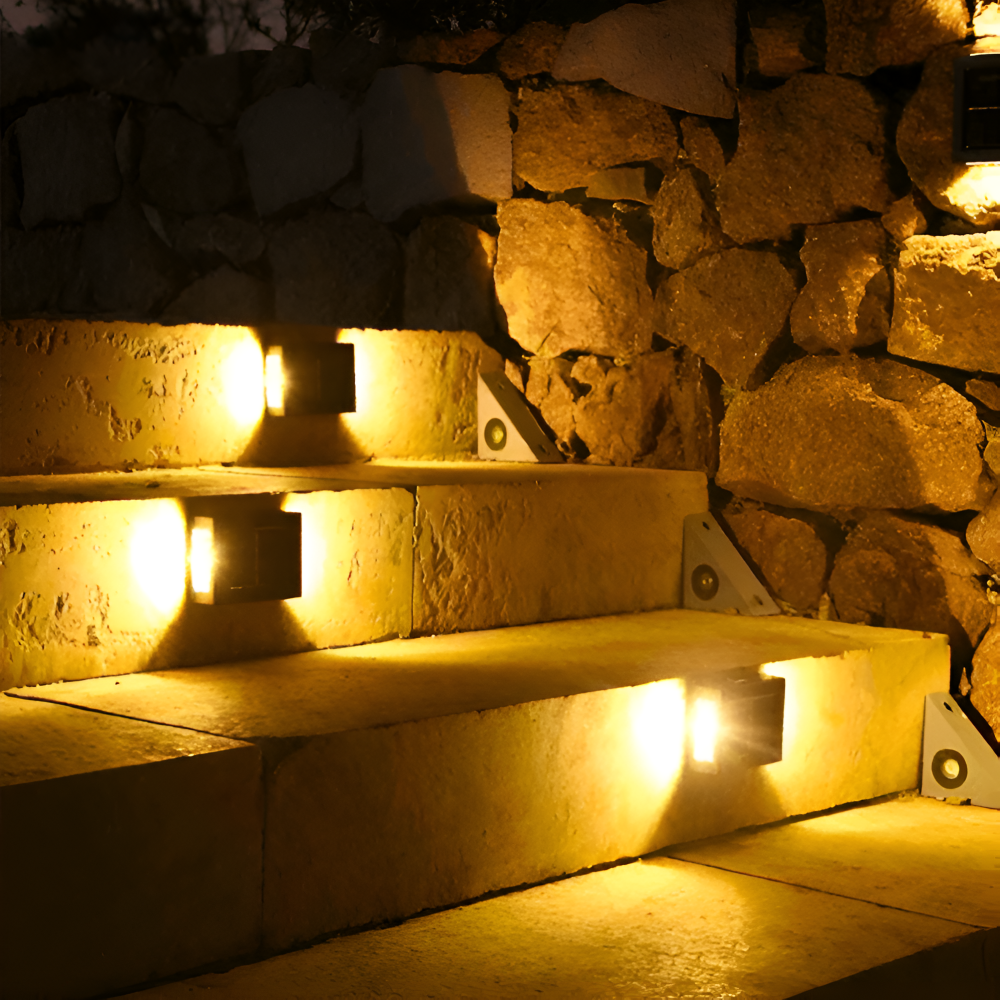 LumiSun – Solenergi Vägglampa med Dubbel Ljusspridning | Vattentät Utomhusbelysning LED IP65