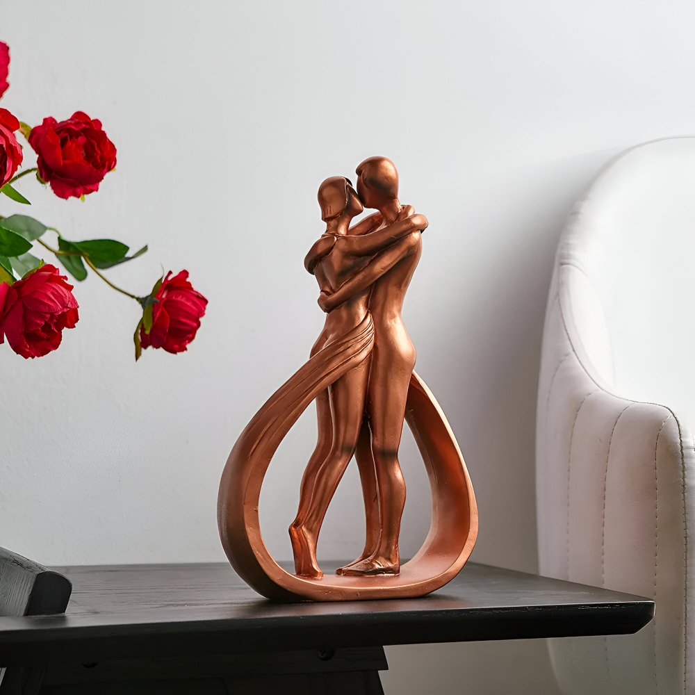 BronzEmbrace – Modern Kyssande & Kramande Kärleksfigur i Konstharts