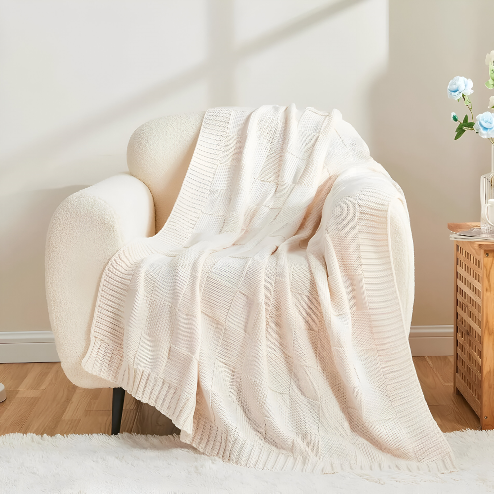 MonoWeave – Stickad Svart/Vit Akrylfilt med Rutstruktur