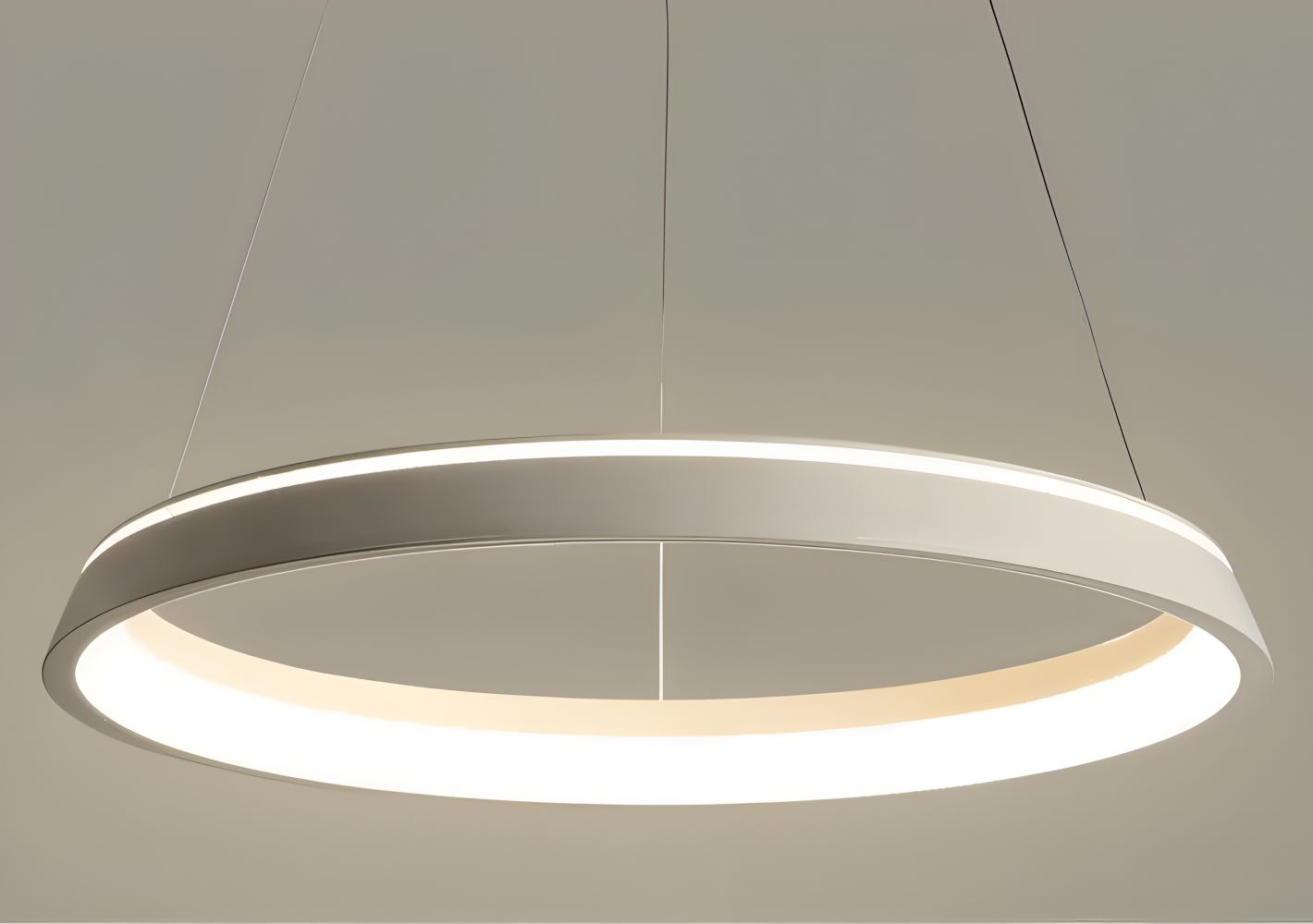 CircaLume – Minimalistisk Rund LED Pendellampa i Svart & Vit