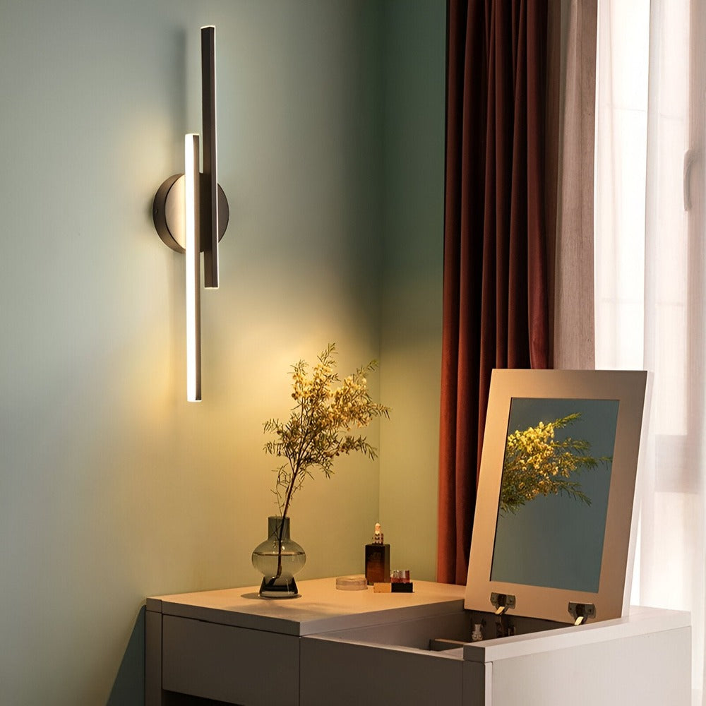 LinéaGlow – Modern Vägglampa i Minimalistisk Aluminiumdesign