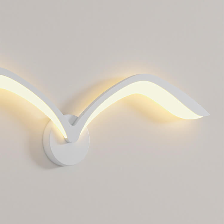 Modern vågformad LED-vägglampa med varmt ljus