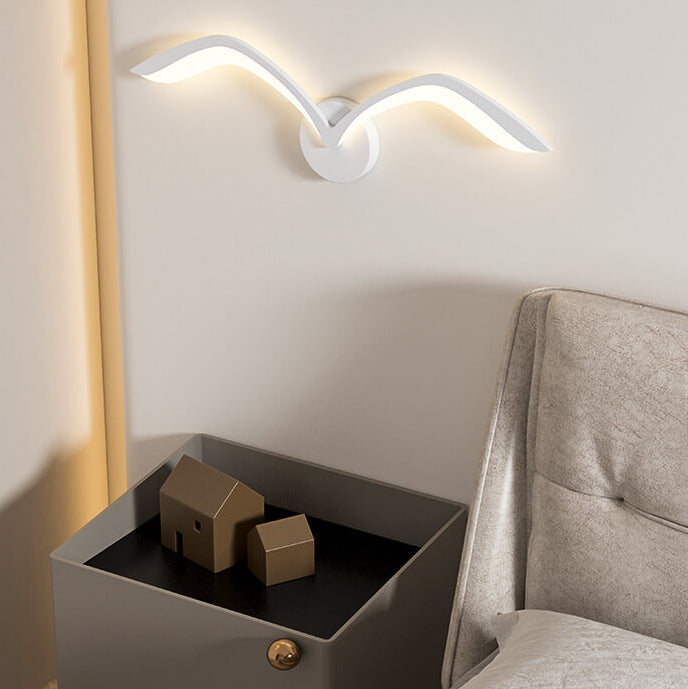 Modern vågformad LED-vägglampa med varmt ljus