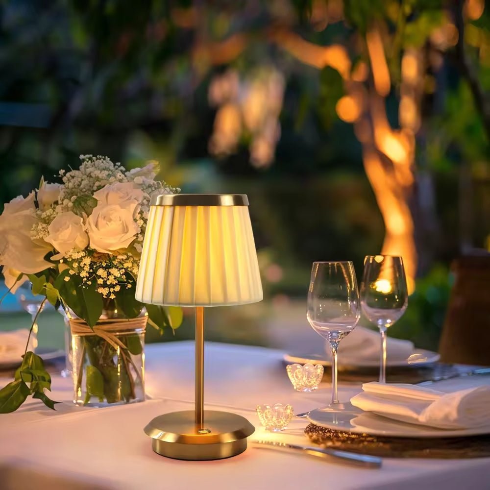 LumiÉclat – Uppladdningsbar bordslampa i svart och guld med dimbar LED och pekstyrning