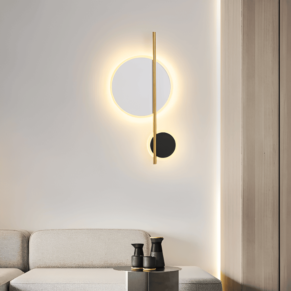 Haloform – Minimalistisk Rund LED Vägglampa i Metall