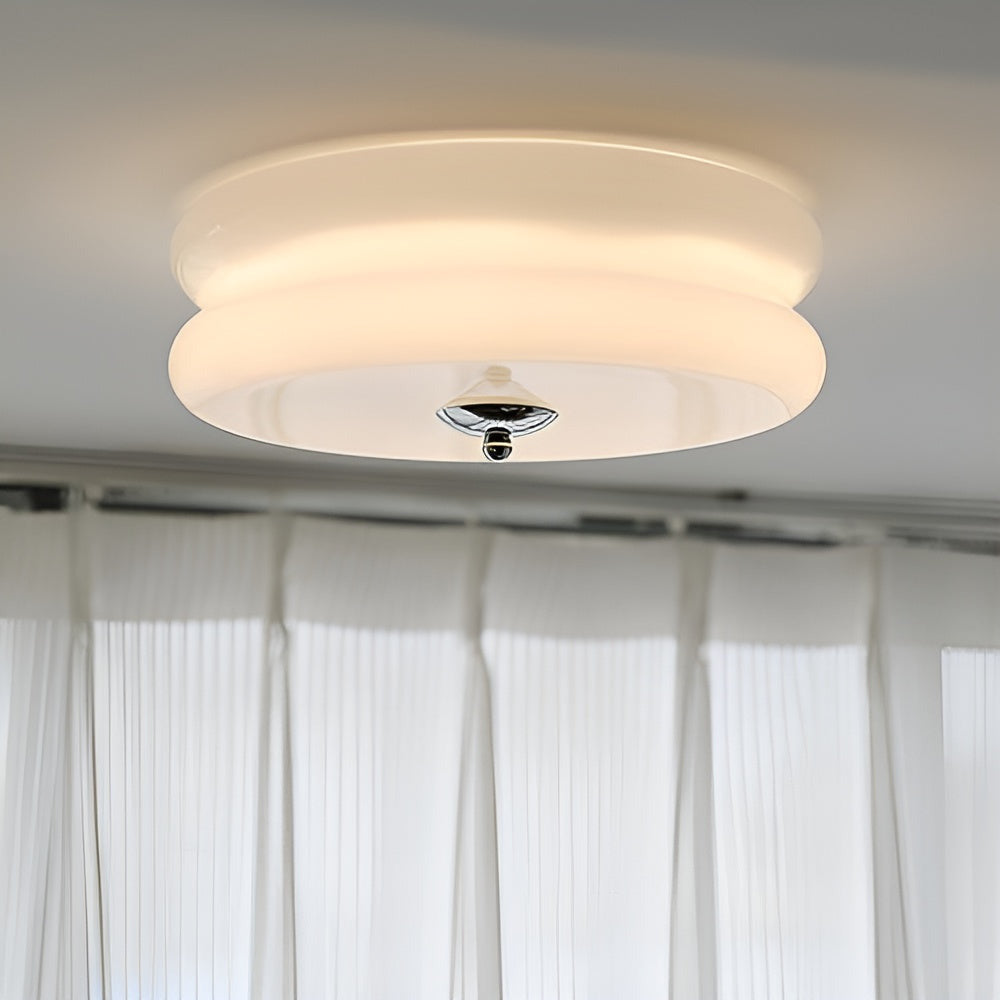 Kreolux – Rund Taklampa i Krämfärgat Glas med Integrerad LED