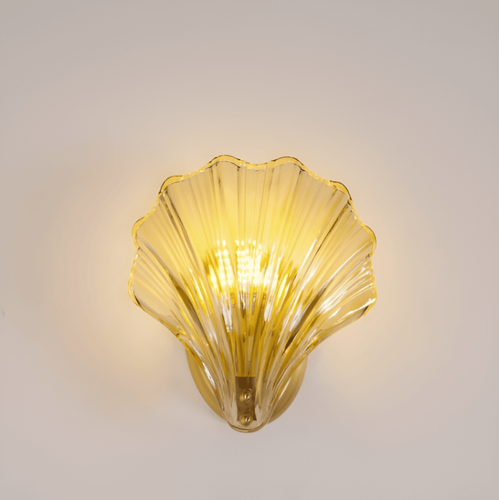 CoastalGleam – Vägglampa i Glas & Mässing med Kustinspirerad Minimalism