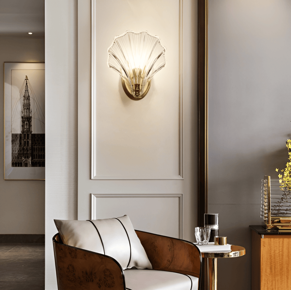 CoastalGleam – Vägglampa i Glas & Mässing med Kustinspirerad Minimalism