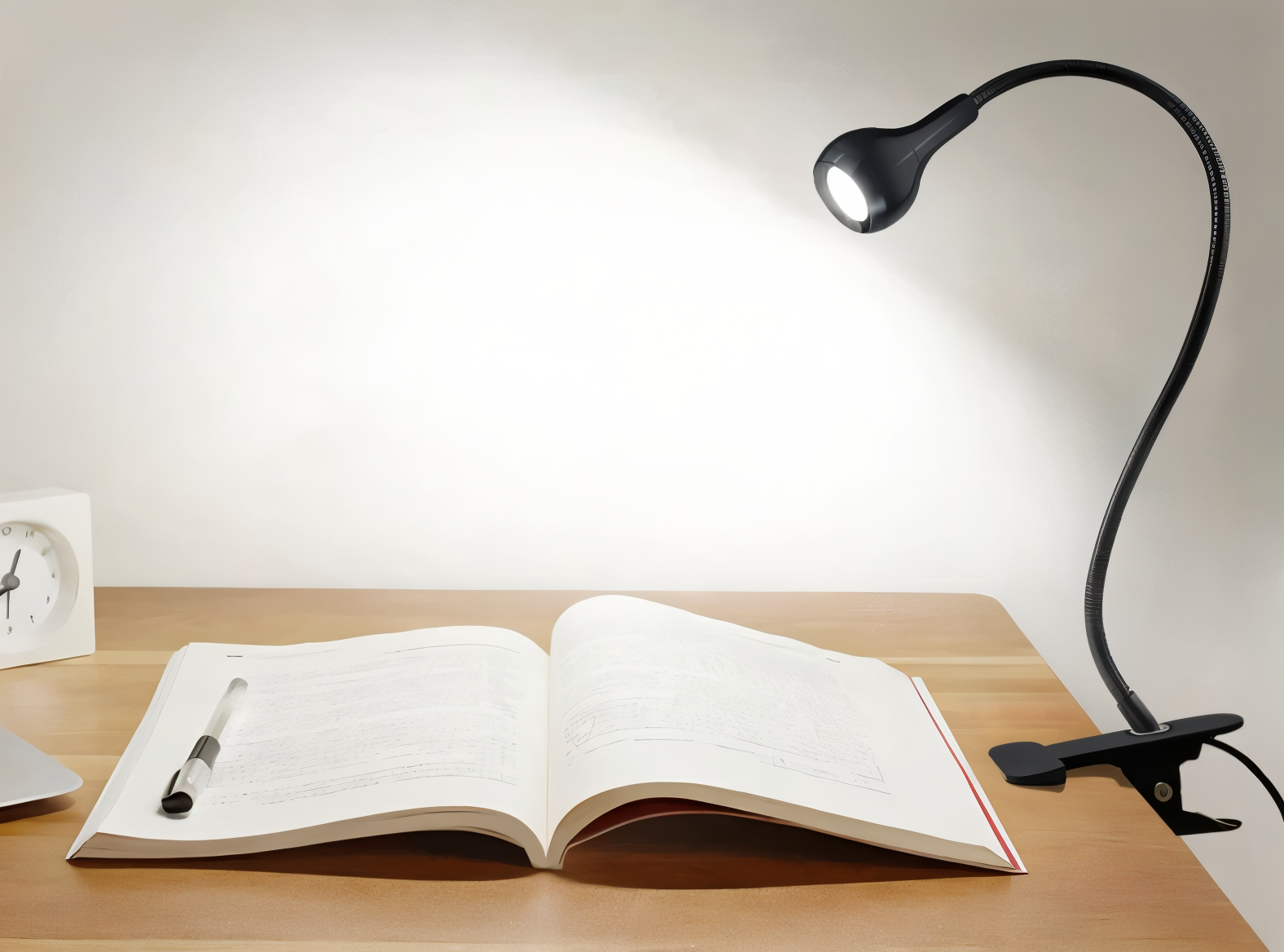 ClipNGlow – Flexibel 360° Skrivbordslampa med USB-ström och Klämfäste