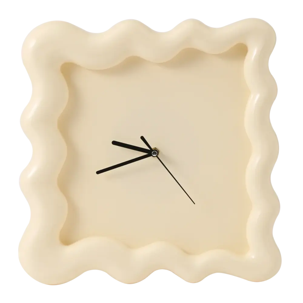 CreamCake Dial – Krämfärgad Väggklocka i Kakform för Dopamininredning