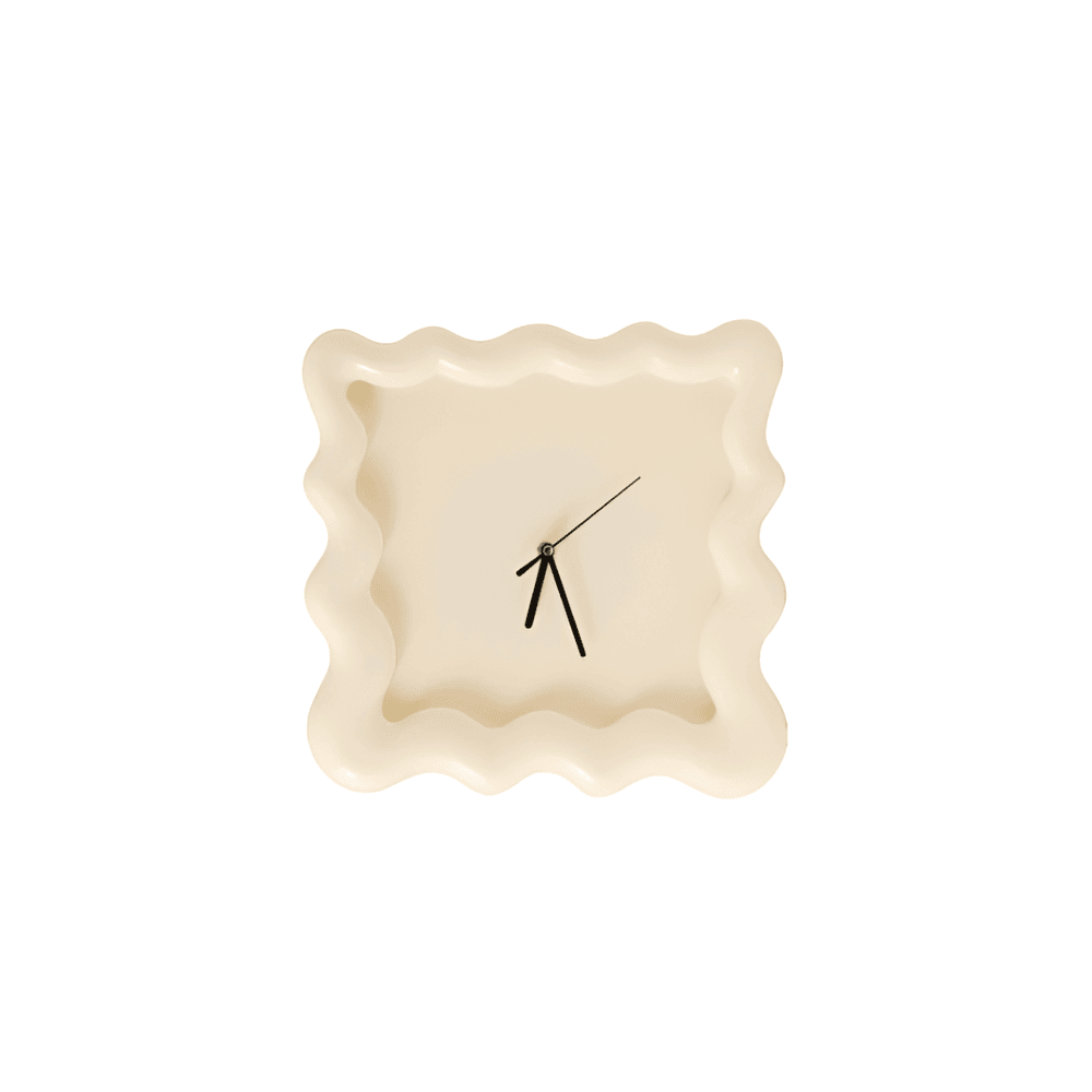 CreamCake Dial – Krämfärgad Väggklocka i Kakform för Dopamininredning