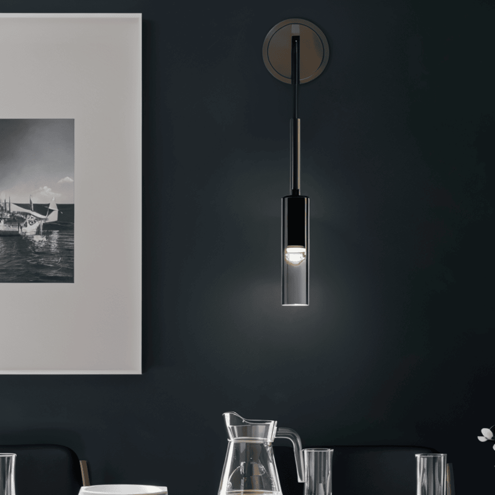 SmokyGlow – Kristallgrå Vägglampa | Minimalistisk Rökig Glasrörsdesign med Varm LED-belysning