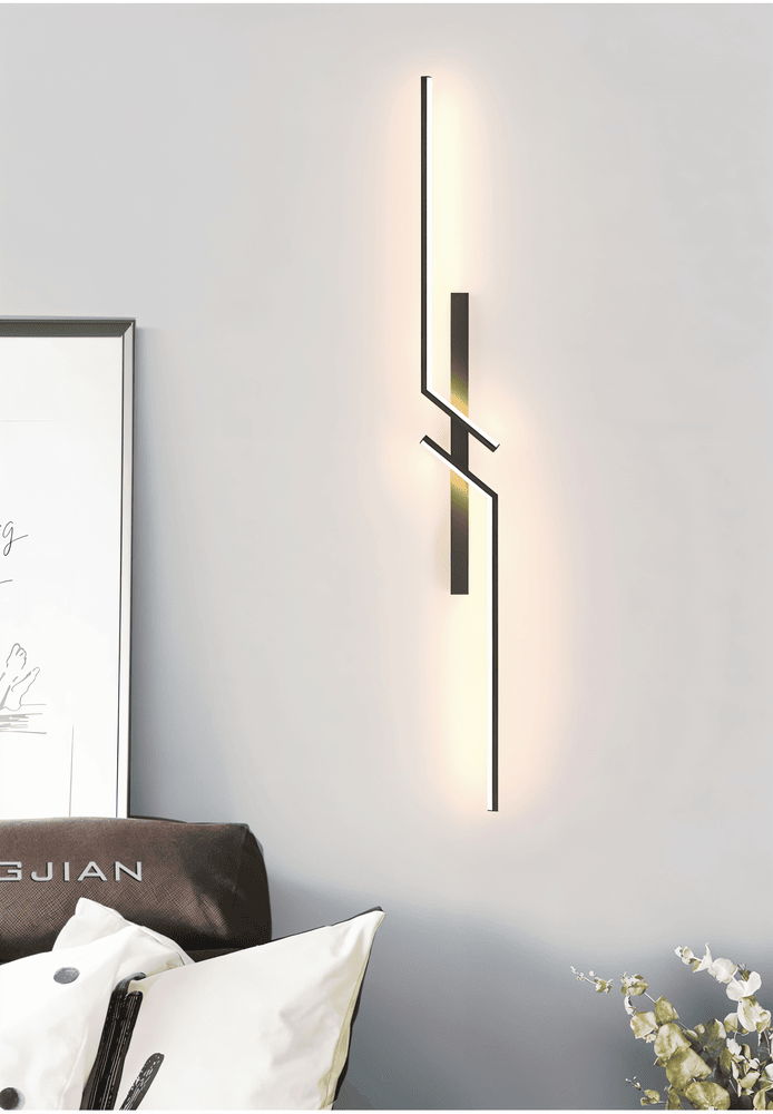 LumaStrip – Minimalistisk LED Vägglampa i Modern Stripdesign