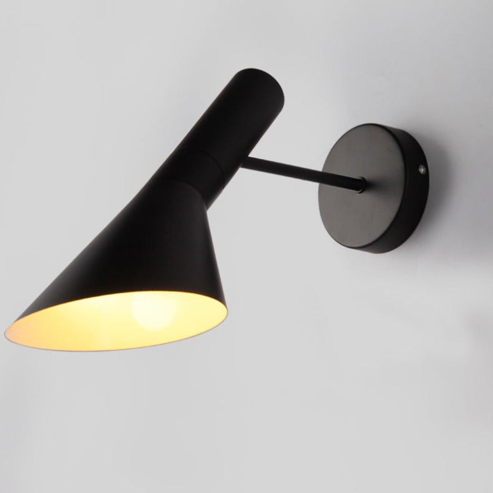 LumoArc – Justerbar Svart LED Vägglampa för Moderna Rum