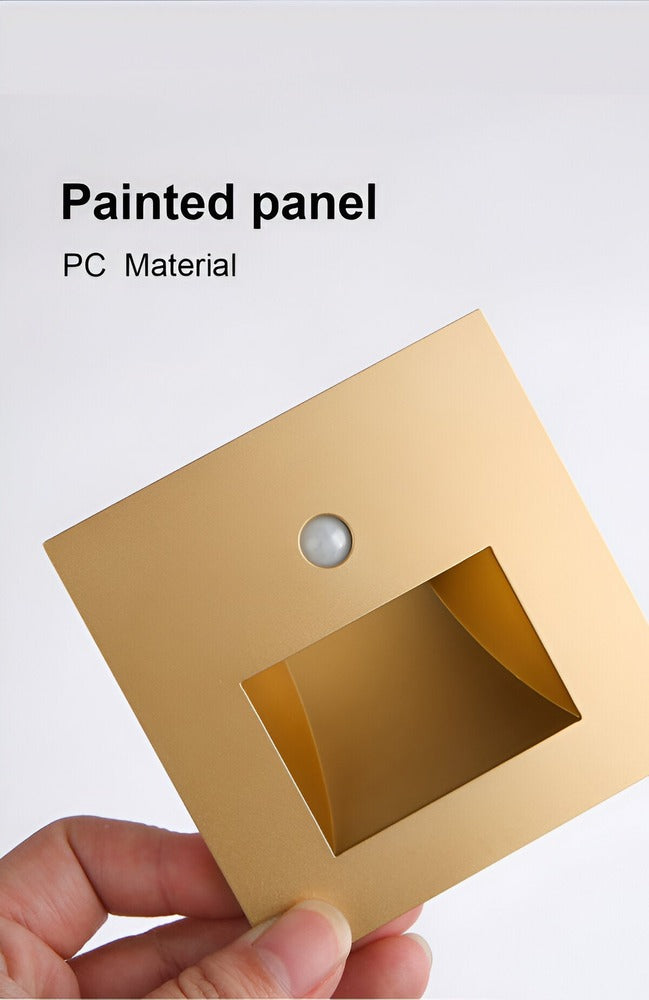 SafeGlow – Infälld Vägglampa med Rörelsesensor för Trappor och Korridorer