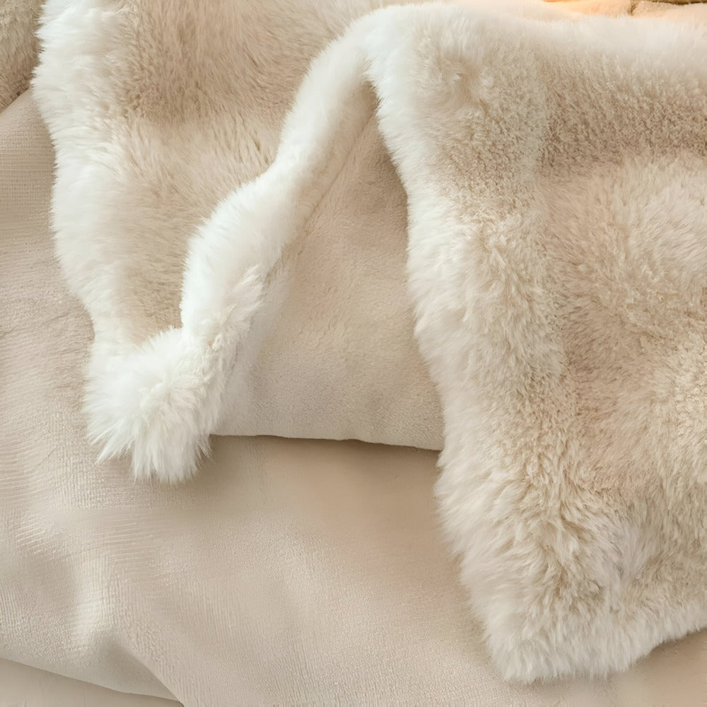 FrostVelvet TravelThrow – Lyxig Portabel Värmefilt i Fuskpäls