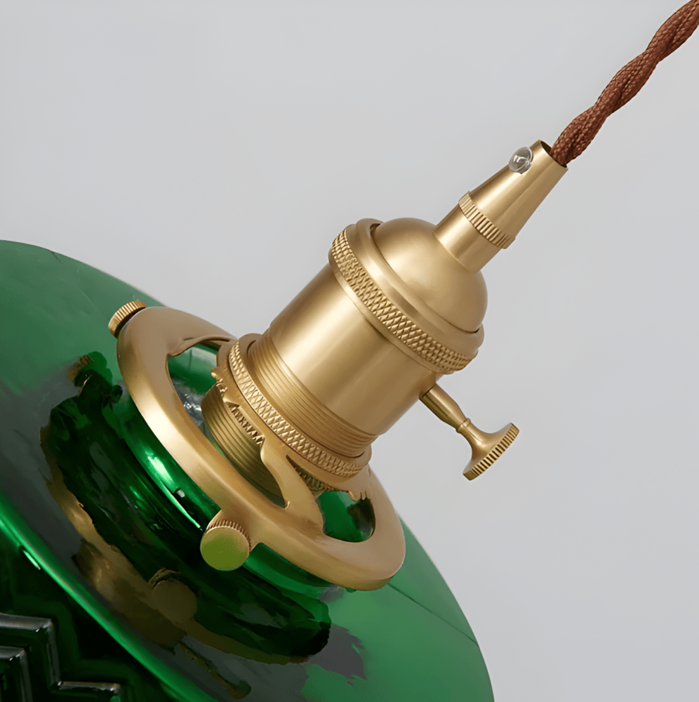 LuxurGreen – Nordisk Pendellampa i Räfflat Grönt Glas