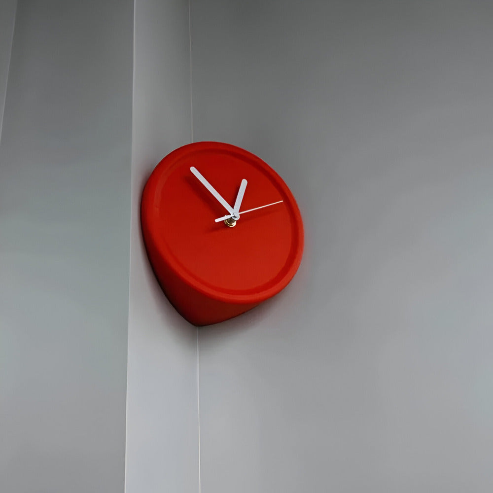 EdgeForm Silent – Minimalistisk 3D-Hörnväggsklocka 30 cm