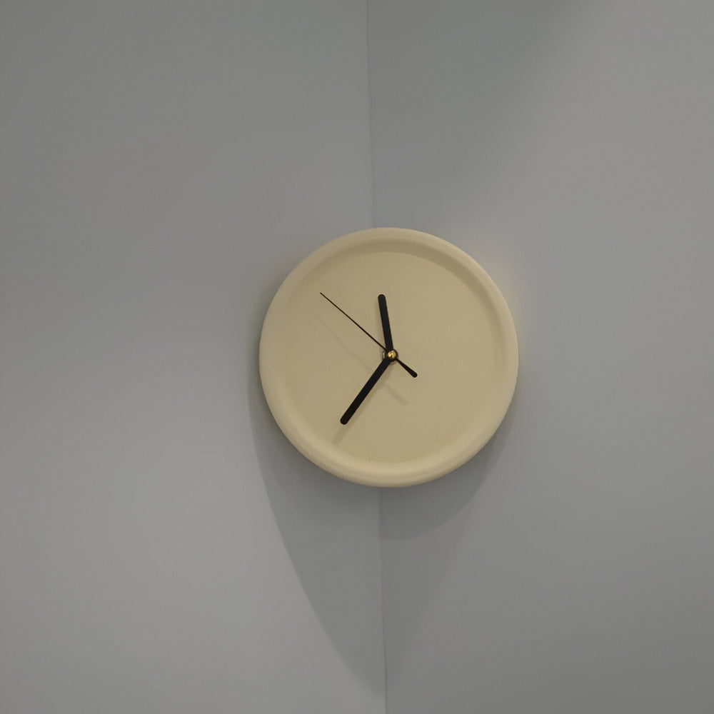 EdgeForm Silent – Minimalistisk 3D-Hörnväggsklocka 30 cm
