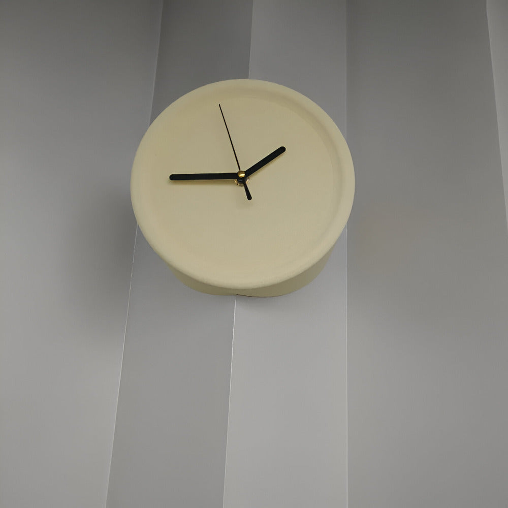 EdgeForm Silent – Minimalistisk 3D-Hörnväggsklocka 30 cm